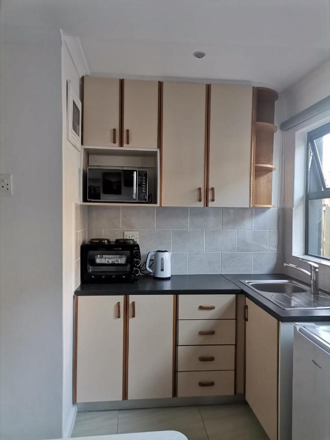 JANGADA COTTAGE SUN VALLEY FISH HOEK CAPE TOWN